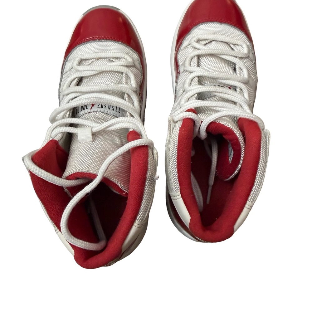 Jordan 11 2.5y High-Top Sneaker in White and Red - Picture 4 of 10